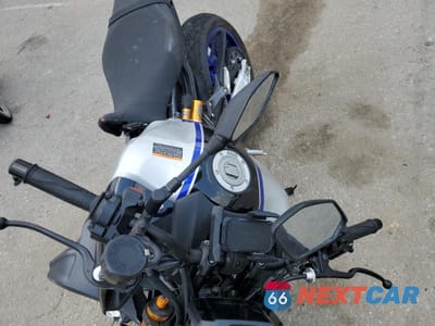 Piąte zdjęcie samochodu w środku: 2023 YAMAHA MT09 D VIN:JYARN72E8PA001911 - miniatura