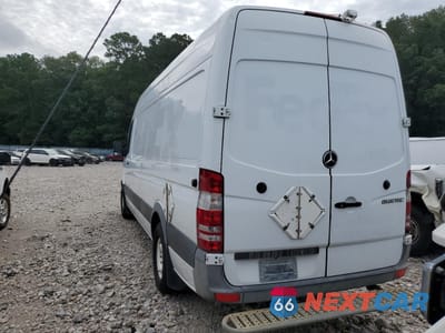 Zdjęcie 6 z 13 samochodu: 2011 MERCEDES-BENZ SPRINTER 2500 VIN:WD3PE8CB4B5596936 - miniatura