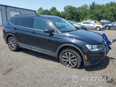 Czwarte zdjęcie samochodu z boku: 2019 VOLKSWAGEN TIGUAN SE VIN:3VV3B7AX1KM154780 - miniatura
