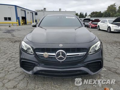 Piąte zdjęcie samochodu w środku: 2018 MERCEDES-BENZ E 63 AMG-S VIN:WDDZF8KB4JA426438 - miniatura