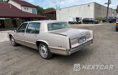 Trzecie zdjęcie samochodu z tyłu: 1992 CADILLAC DEVILLE VIN:1G6CD53B5N4258495 - miniatura