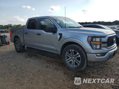 Czwarte zdjęcie samochodu z boku: 2023 FORD F150 SUPERCREW VIN:1FTEW1CP2PFC21027 - miniatura