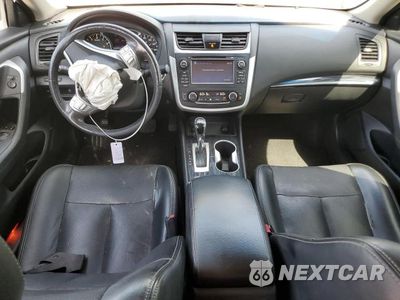 Zdjęcie 8 z 12 samochodu: 2017 NISSAN ALTIMA 2.5 VIN:1N4AL3AP7HC229901 - miniatura