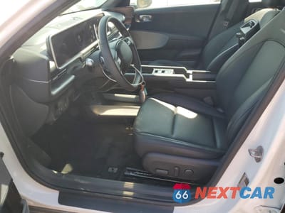 Zdjęcie 7 z 13 samochodu: 2023 HYUNDAI IONIQ 6 SEL VIN:KMHM34AC5PA040888 - miniatura
