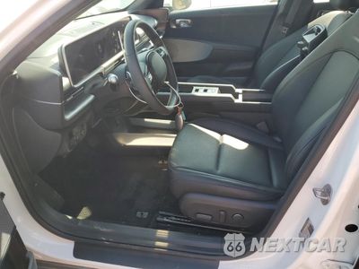 Zdjęcie 7 z 13 samochodu: 2023 HYUNDAI IONIQ 6 SEL VIN:KMHM34AC5PA040888 - miniatura