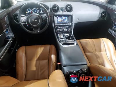 Zdjęcie 8 z 13 samochodu: 2016 JAGUAR XJ SUPERCHARGED VIN:SAJWA1CE5GMV98062 - miniatura