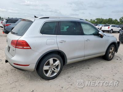 Trzecie zdjęcie samochodu z tyłu: 2013 VOLKSWAGEN TOUAREG V6 TDI VIN:WVGEP9BP1DD008022 - miniatura