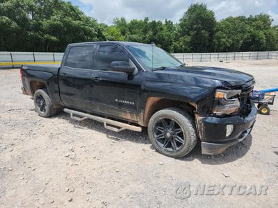 Czwarte zdjęcie samochodu z boku: 2017 CHEVROLET SILVERADO K1500 LT VIN:3GCUKREC6HG315525 - miniatura