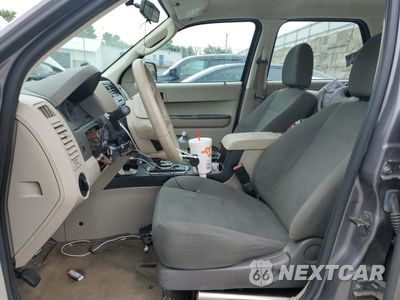 Zdjęcie 7 z 13 samochodu: 2009 FORD ESCAPE XLS VIN:1FMCU92709KA75522 - miniatura