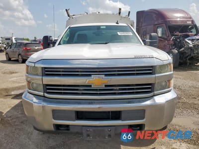 Piąte zdjęcie samochodu w środku: 2015 CHEVROLET SILVERADO C3500 VIN:1GB3CYCG6FZ548525 - miniatura