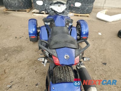 Zdjęcie 6 z 9 samochodu: 2010 CAN-AM SPYDER ROADSTER RS-S VIN:2BXJAMC17AV000136 - miniatura