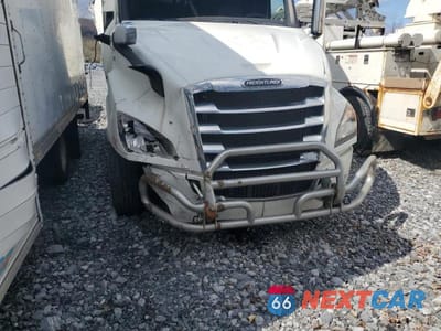 Zdjęcie 7 z 10 samochodu: 2020 FREIGHTLINER CASCADIA 116 VIN:1FVAHNDV6LLKY5942 - miniatura
