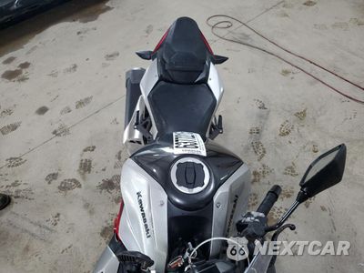 Piąte zdjęcie samochodu w środku: 2023 KAWASAKI ZR1000 K VIN:JKAZRCK11PA015254 - miniatura