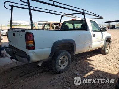 Trzecie zdjęcie samochodu z tyłu: 2002 CHEVROLET SILVERADO C2500 HEAVY DUTY VIN:1GCHC24U82E137485 - miniatura