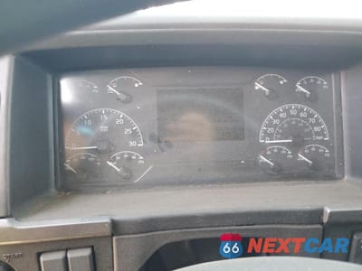 Zdjęcie 8 z 10 samochodu: 2020 VOLVO VNL VIN:4V4NC9EH3LN237822 - miniatura