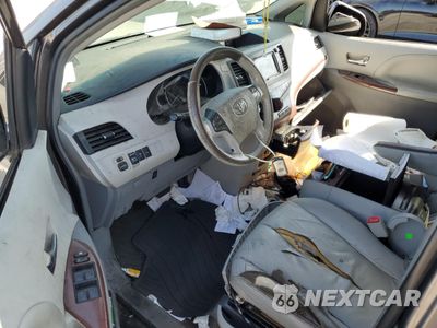 Zdjęcie 8 z 14 samochodu: 2013 TOYOTA SIENNA XLE VIN:5TDYK3DC9DS403707 - miniatura