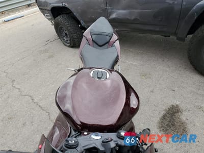 Piąte zdjęcie samochodu w środku: 2024 KAWASAKI ZX636 K VIN:JKBZXJJ18RA000972 - miniatura