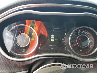 Zdjęcie 9 z 15 samochodu: 2015 DODGE CHALLENGER R/T SCAT PACK VIN:2C3CDZFJ6FH744104 - miniatura