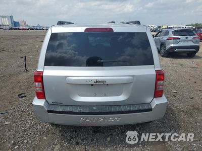 Zdjęcie 6 z 13 samochodu: 2010 JEEP PATRIOT SPORT VIN:1J4NT1GB7AD625770 - miniatura