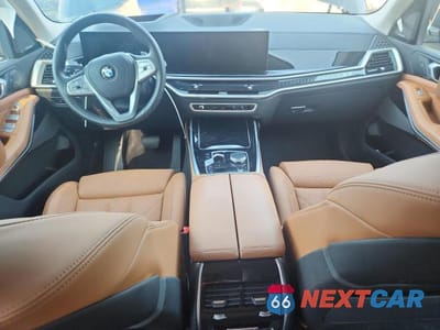 Zdjęcie 8 z 12 samochodu: 2024 BMW X7 XDRIVE40I VIN:5UX23EM01R9S23713 - miniatura
