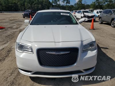 Piąte zdjęcie samochodu w środku: 2016 CHRYSLER 300 LIMITED VIN:2C3CCAAG8GH313751 - miniatura