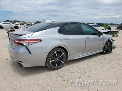 Trzecie zdjęcie samochodu z tyłu: 2018 TOYOTA CAMRY XSE VIN:4T1B61HK8JU130519 - miniatura