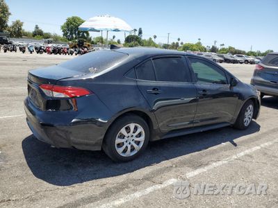 Trzecie zdjęcie samochodu z tyłu: 2020 TOYOTA COROLLA LE VIN:JTDEPRAE0LJ090216 - miniatura