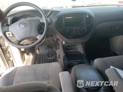 Zdjęcie 8 z 14 samochodu: 2004 TOYOTA SEQUOIA SR5 VIN:5TDZT34AX4S211311 - miniatura