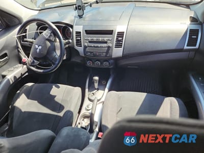 Zdjęcie 8 z 13 samochodu: 2007 MITSUBISHI OUTLANDER LS VIN:JA4MT31X77U004923 - miniatura