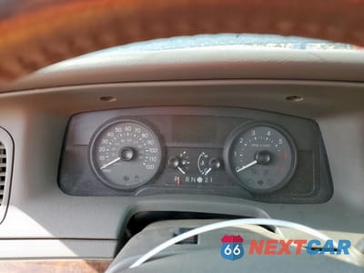Zdjęcie 9 z 12 samochodu: 2010 MERCURY GRAND MARQUIS LS VIN:2MEBM7FV3AX610727 - miniatura