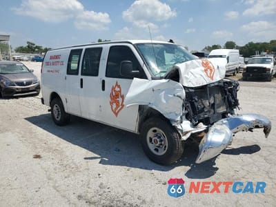Czwarte zdjęcie samochodu z boku: 2021 GMC SAVANA G2500 VIN:1GTW7AFP6M1305437 - miniatura