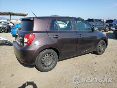 Trzecie zdjęcie samochodu z tyłu: 2012 TOYOTA SCION XD VIN:JTKKU4B47C1018751 - miniatura