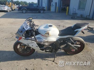 Trzecie zdjęcie samochodu z tyłu: 2024 KAWASAKI ZX636 K VIN:JKBZXJK19RA003703 - miniatura