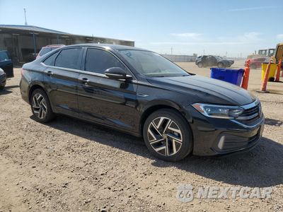 Czwarte zdjęcie samochodu z boku: 2024 VOLKSWAGEN JETTA SEL VIN:3VWGM7BU6RM023561 - miniatura