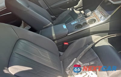 Piąte zdjęcie samochodu w środku: 2019 AUDI A6 PREMIUM VIN:WAUD8AF27KN131373 - miniatura