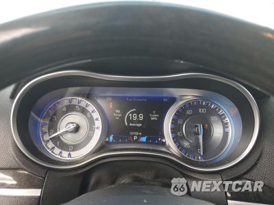 Zdjęcie 9 z 12 samochodu: 2016 CHRYSLER 300C VIN:2C3CCAEG2GH351003 - miniatura