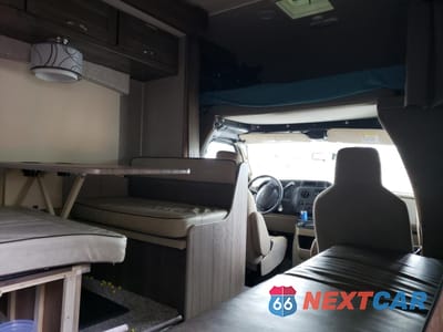 Piąte zdjęcie samochodu w środku: 2019 FORD ECONOLINE E450 SUPER DUTY CUTAWAY VAN VIN:1FDXE4FS9KDC47153 - miniatura