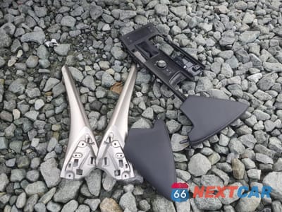 Zdjęcie 12 z 15 samochodu: 2016 LEXUS IS 200T VIN:JTHBA1D2XG5011137 - miniatura