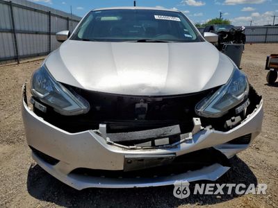 Piąte zdjęcie samochodu w środku: 2017 NISSAN SENTRA S VIN:3N1AB7APXHY397787 - miniatura