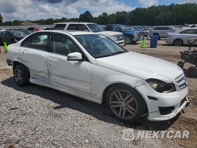 Czwarte zdjęcie samochodu z boku: 2013 MERCEDES-BENZ C 250 VIN:WDDGF4HB3DR269790 - miniatura