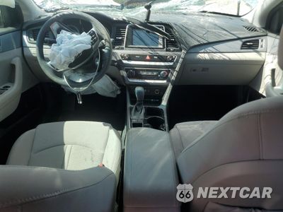 Zdjęcie 8 z 14 samochodu: 2018 HYUNDAI SONATA SE VIN:5NPE24AF1JH702813 - miniatura