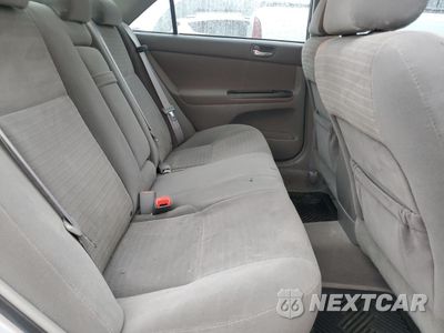 Zdjęcie 10 z 13 samochodu: 2005 TOYOTA CAMRY LE VIN:4T1BE32K05U625701 - miniatura
