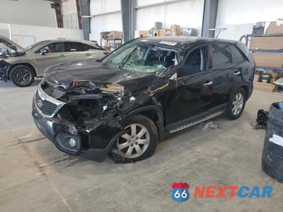 2012 KIA SORENTO BASE 5XYKT3A64CG233298 - główne zdjęcie licytacji z USA - miniatura