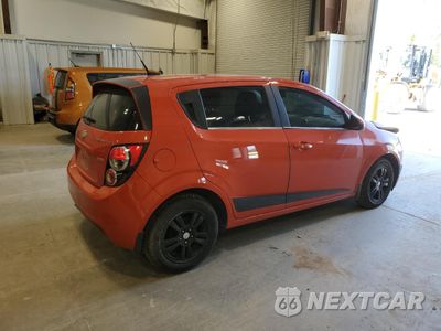 Trzecie zdjęcie samochodu z tyłu: 2013 CHEVROLET SONIC LT VIN:1G1JC6SB2D4130723 - miniatura