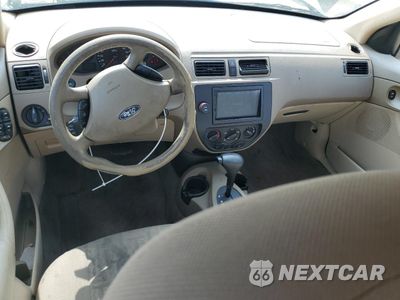 Zdjęcie 8 z 12 samochodu: 2005 FORD FOCUS ZX4 VIN:1FAFP34N45W228705 - miniatura