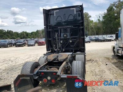 Zdjęcie 6 z 10 samochodu: 2015 FREIGHTLINER CASCADIA 125 VIN:3AKJGLD60FSGJ8779 - miniatura