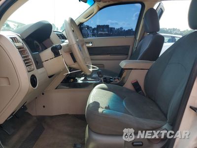 Zdjęcie 7 z 15 samochodu: 2010 MAZDA TRIBUTE I VIN:4F2CY0C74AKM02754 - miniatura