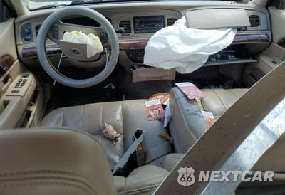 Zdjęcie 8 z 12 samochodu: 2004 MERCURY GRAND MARQUIS LS VIN:2MEFM75W54X651862 - miniatura
