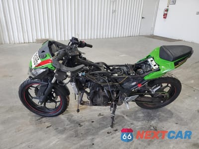 Trzecie zdjęcie samochodu z tyłu: 2014 KAWASAKI EX300 A VIN:JKAEX8A15EA003995 - miniatura