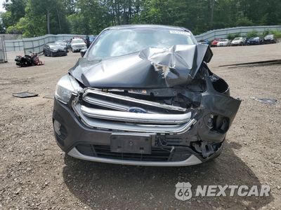 Piąte zdjęcie samochodu w środku: 2017 FORD ESCAPE SE VIN:1FMCU9G95HUE61429 - miniatura